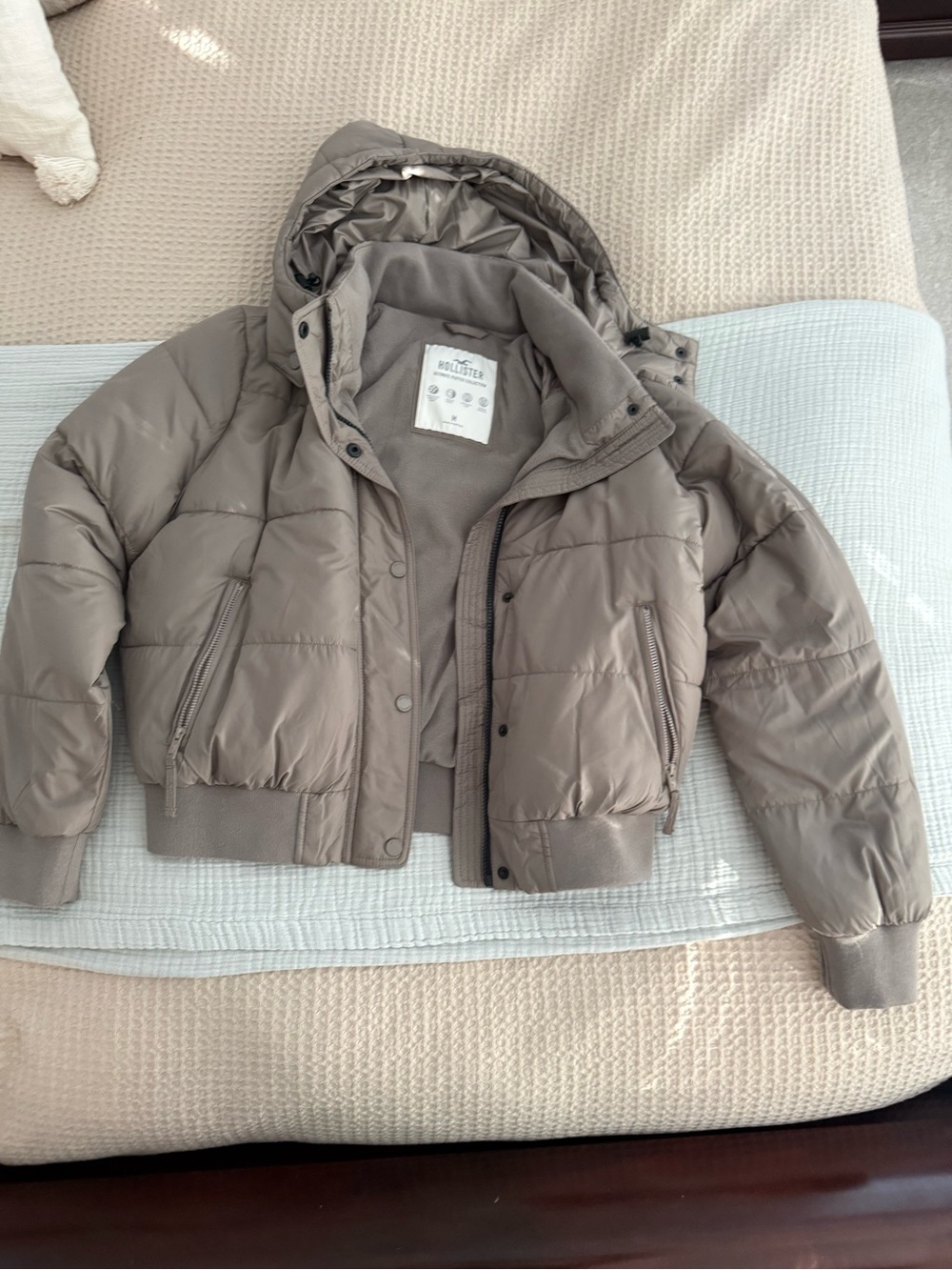 Hollister Taupe Cropped Puffer Jacket with Hood